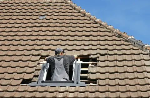 Pose de velux - Besse-et-Saint-Anastaise
